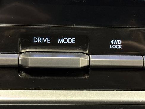 Used 2024 Hyundai Santa Fe Limited image 25