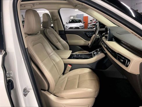 Used 2022 Lincoln Aviator Reserve w/ Equipment Group 201A image 10