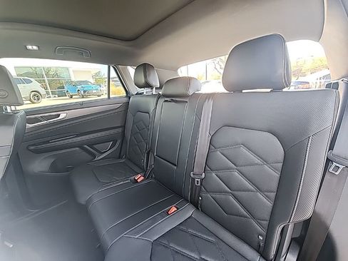 Certified 2025 Volkswagen Atlas Cross Sport SE image 20