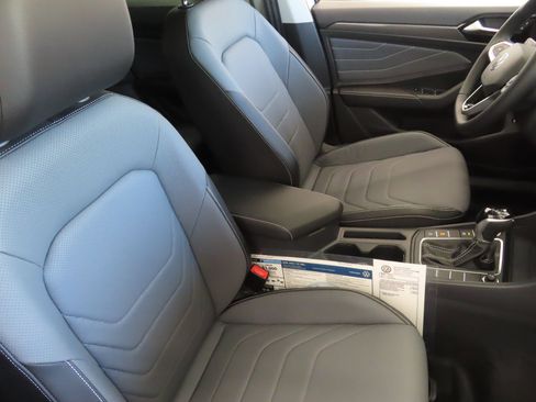 Used 2026 Volkswagen Jetta SEL FWD image 27