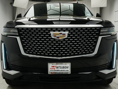 Used 2021 Cadillac Escalade ESV Premium Luxury image 2