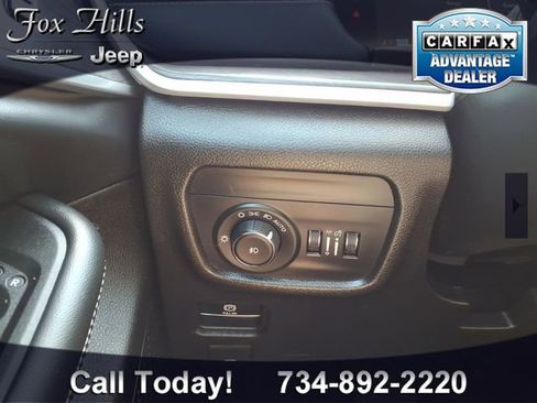Used 2024 Jeep Grand Cherokee L Limited AWD/4WD image 19