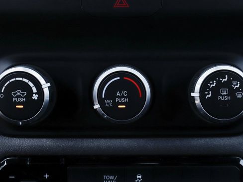 Used 2022 RAM 2500 Tradesman w/ Chrome Appearance Group image 30