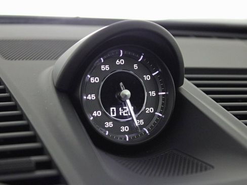 Used 2021 Porsche 911 Turbo image 30