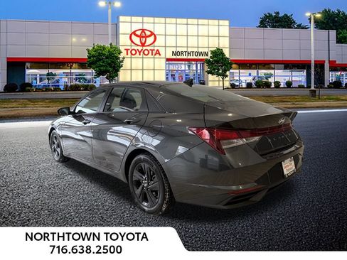 Used 2023 Hyundai Elantra SEL image 3