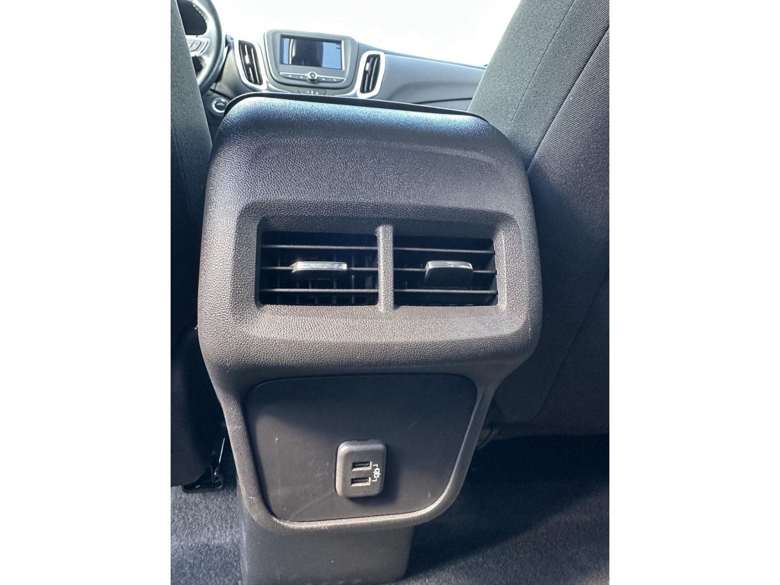 Used 2024 Chevrolet Equinox LT FWD image 35