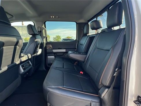 New 2025 Ford F250 Lariat w/ Black Appearance Package image 17