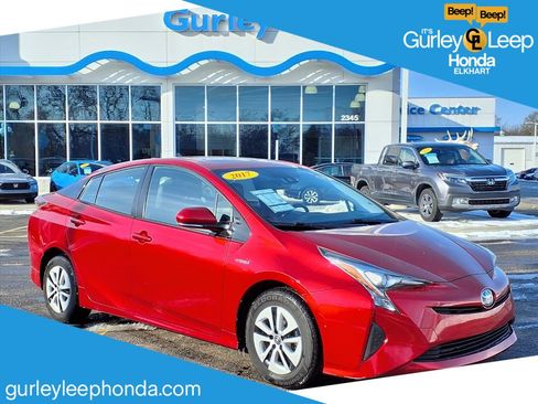 Used 2017 Toyota Prius Four image 1