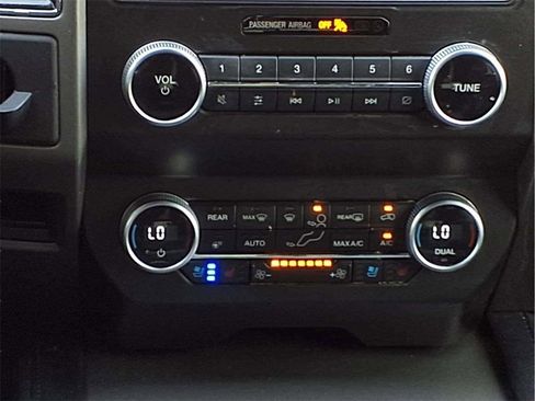 Used 2021 Ford Expedition XLT image 15