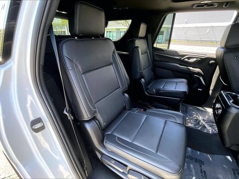 Used 2024 GMC Yukon Denali AWD/4WD image 18