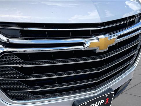 Used 2018 Chevrolet Traverse LT FWD image 25