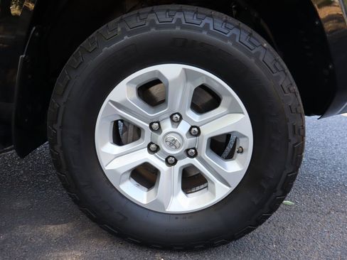 Used 2018 Toyota 4Runner SR5 Premium AWD/4WD image 47