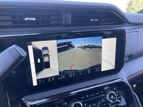 Used 2025 GMC Sierra 2500 AT4 w/ AT4 Premium Plus Package image 15