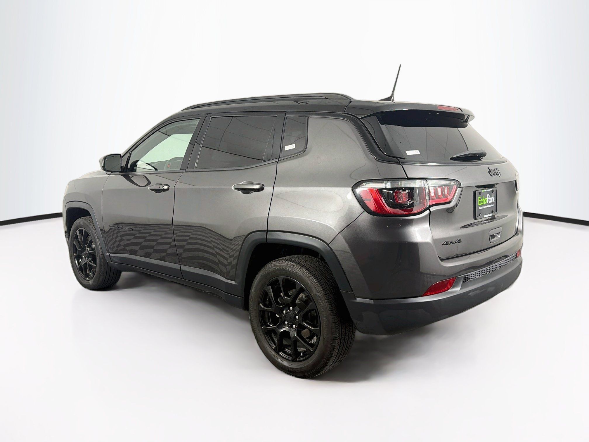 Used 2023 Jeep Compass Latitude AWD/4WD image 5