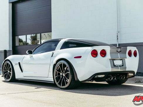 Used 2013 Chevrolet Corvette Z06 w/ 3LZ Preferred Equipment Group RWD image 7