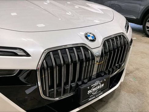 Used 2024 BMW 740i xDrive w/ Premium Package AWD/4WD image 29