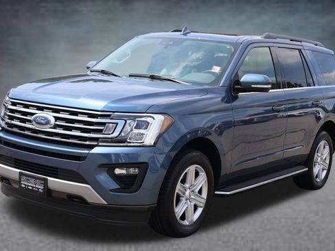 Used 2020 Ford Expedition XLT w/ Equipment Group 202A AWD/4WD image 30