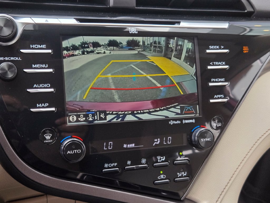 Used 2020 Toyota Camry XLE w/ Driver Assist Package FWD image 17