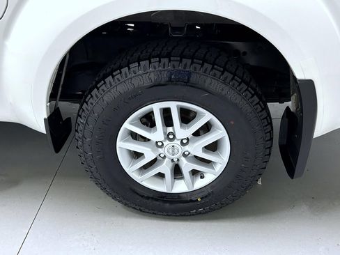 Used 2018 Nissan Frontier SV w/ Value Truck Package AWD/4WD image 22