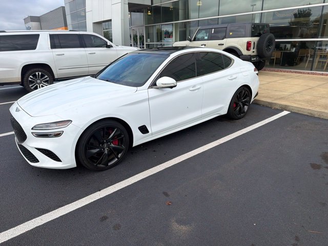 Used 2022 Genesis G70 3.3T RWD image 1