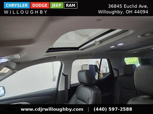 Used 2019 Chevrolet Traverse LT w/ LT Premium Package AWD/4WD image 30