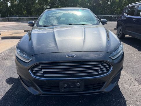 Used 2015 Ford Fusion SE FWD image 3