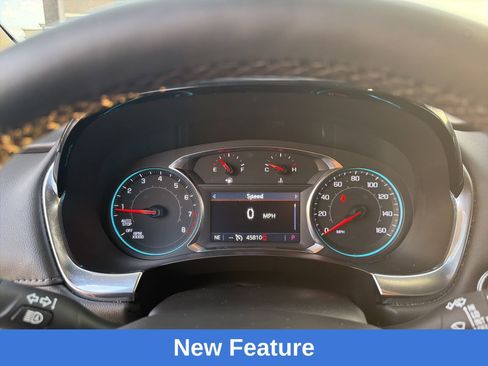 Used 2023 Chevrolet Traverse LT image 12