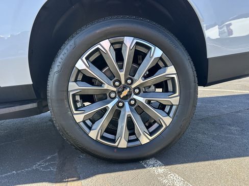 New 2026 Chevrolet Suburban High Country w/ Sun And Tow Package RWD image 21