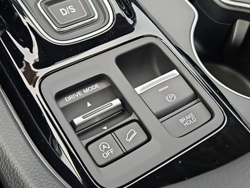 New 2025 Honda Pilot Touring image 10