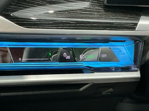 Used 2026 BMW 740i xDrive image 21