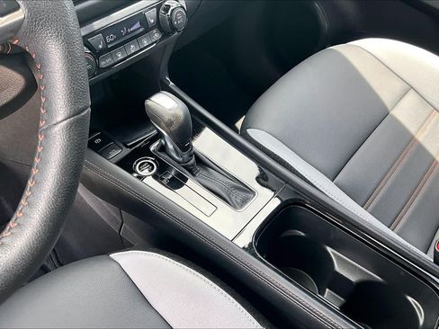 Used 2024 Nissan Kicks SR w/ SR Premium Package FWD image 15