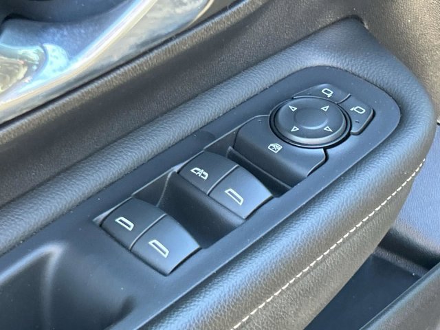 Used 2024 GMC Terrain SLE FWD image 24