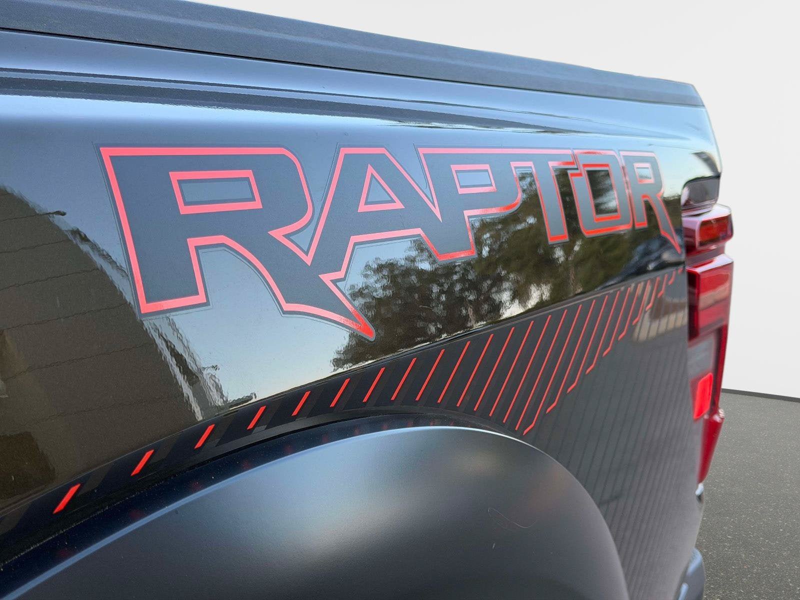 Used 2025 Ford F150 Raptor AWD/4WD image 21