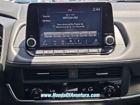 Used 2024 Nissan Rogue SV w/ SV Premium Package image 15