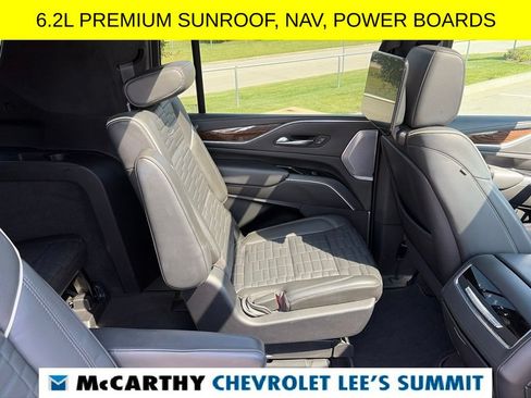 Used 2022 Cadillac Escalade ESV Premium Luxury Platinum AWD/4WD image 37