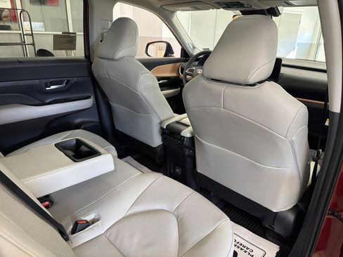 New 2026 Toyota Grand Highlander Limited AWD/4WD image 34