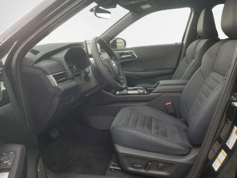 New 2026 Mitsubishi Outlander LE AWD/4WD image 12