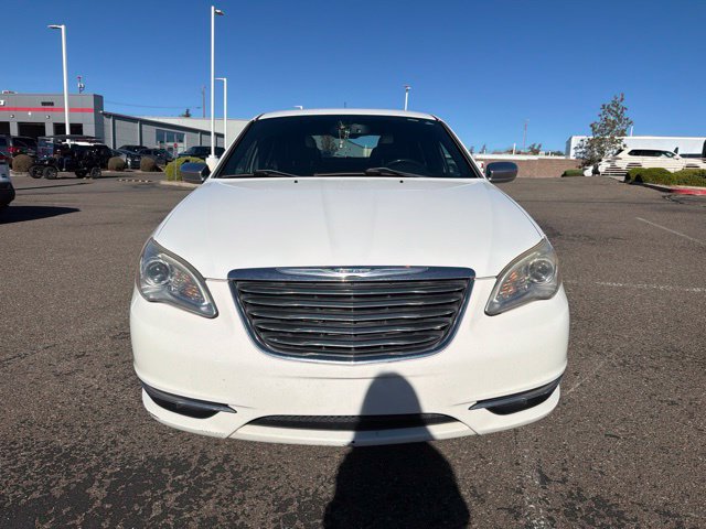 Used 2011 Chrysler 200 Limited FWD image 2