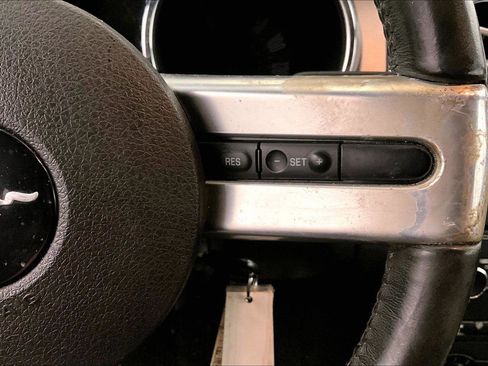 Used 2009 Ford Mustang Premium image 19