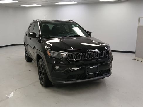 New 2026 Jeep Compass Latitude image 2