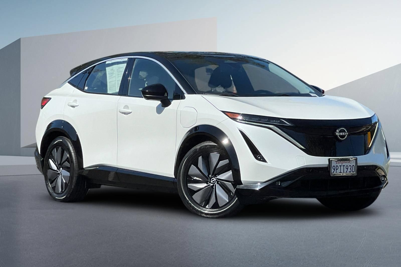 Certified 2024 Nissan Ariya FWD image 2