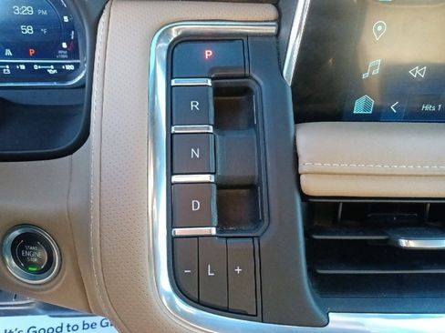 Used 2024 Chevrolet Suburban Premier image 24