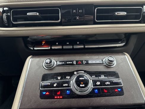 Certified 2023 Lincoln Aviator Reserve w/ Elements Package Plus image 17