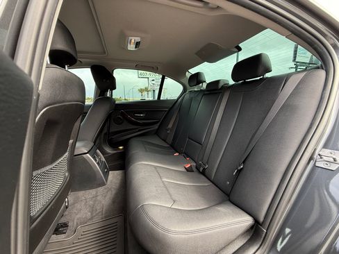 Used 2018 BMW 320i 320i Sedan image 9