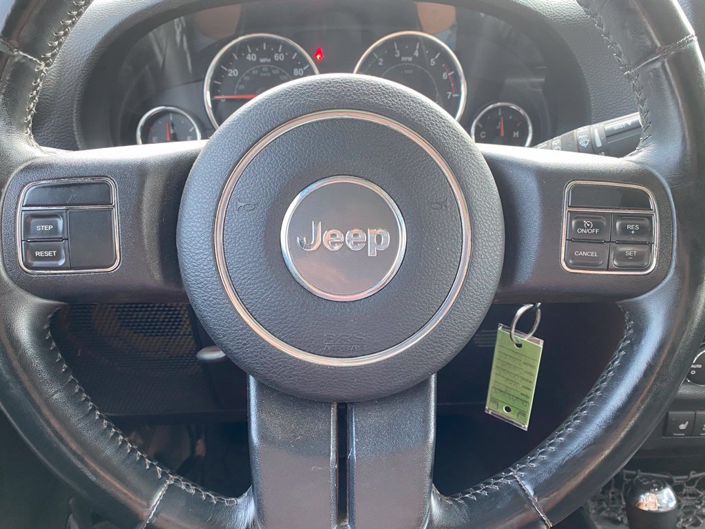 Used 2013 Jeep Wrangler Unlimited Sahara w/ Dual Top Group AWD/4WD image 25