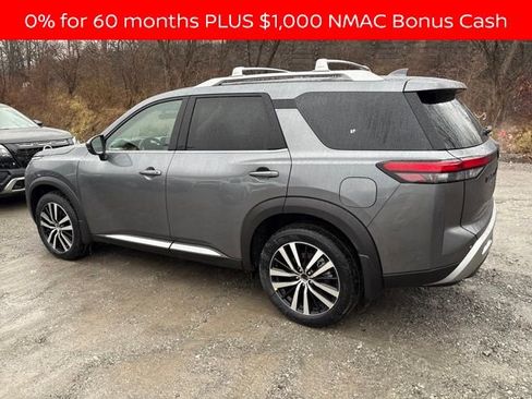 New 2025 Nissan Pathfinder Platinum image 3