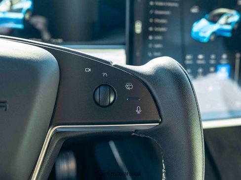 Used 2022 Tesla Model S Plaid image 22