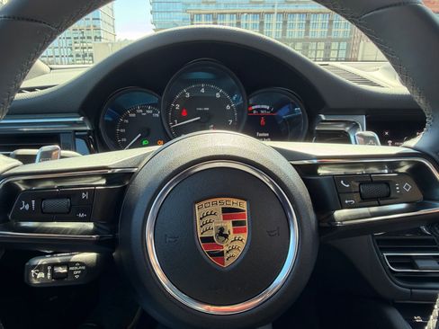 Certified 2025 Porsche Macan image 31