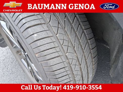 Used 2023 Ford Explorer XLT AWD/4WD image 29