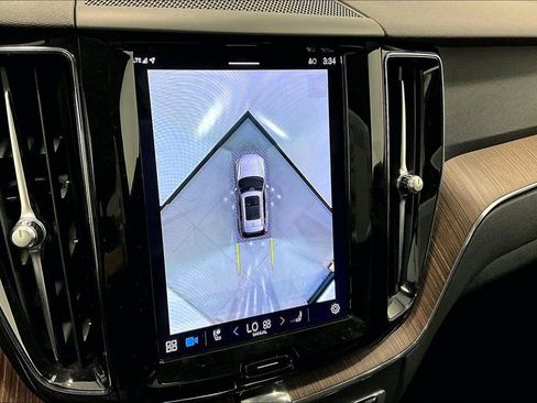 Used 2022 Volvo XC60 B5 Momentum w/ Advanced Package image 30